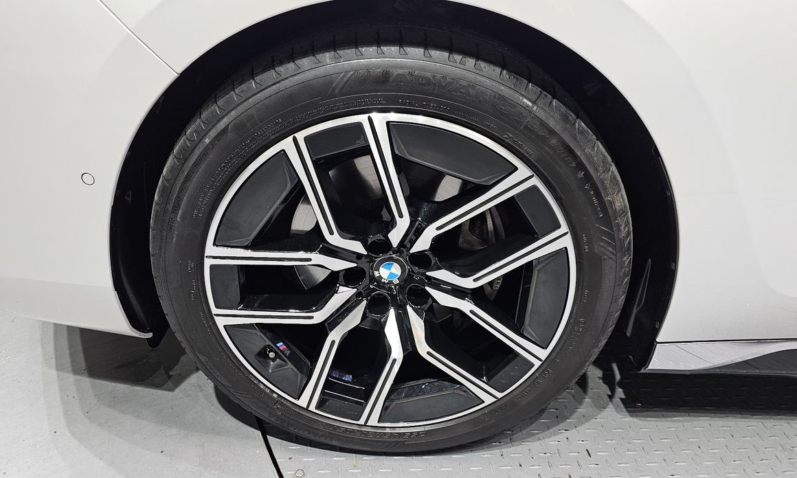 BMW 7-Series 740d xDrive M Sport, 2025