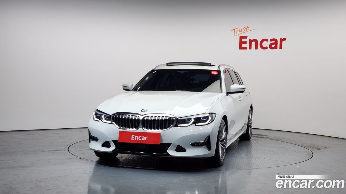 BMW 3-Series 320d Touring Luxury, 2022