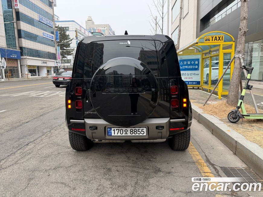 Land Rover Defender 110 D250 X-Dynamic SE, 2025