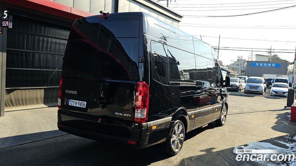 Hyundai Solati 15-seater, 2024