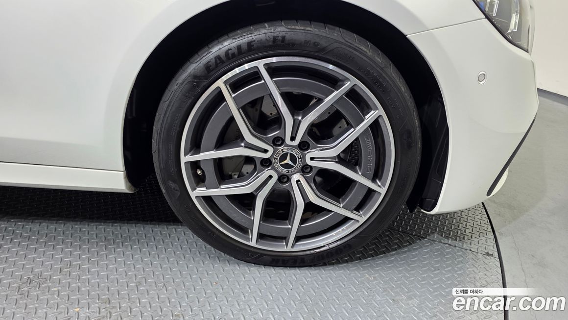 Mercedes-Benz E-Class E220d 4MATIC AMG Line, 2023