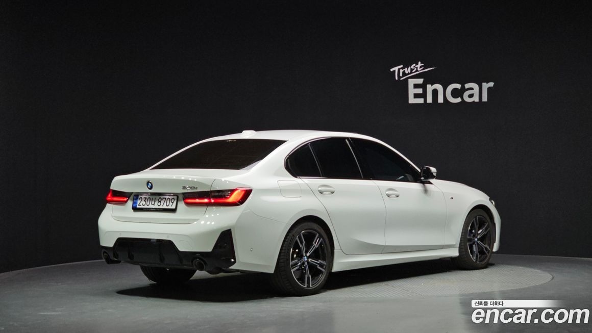 BMW 3-Series 320i M Sport, 2024