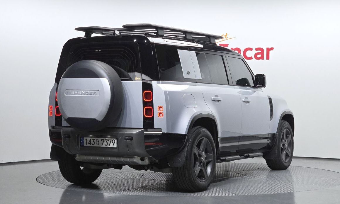 Land Rover Defender 110 P300 X-Dynamic SE, 2024