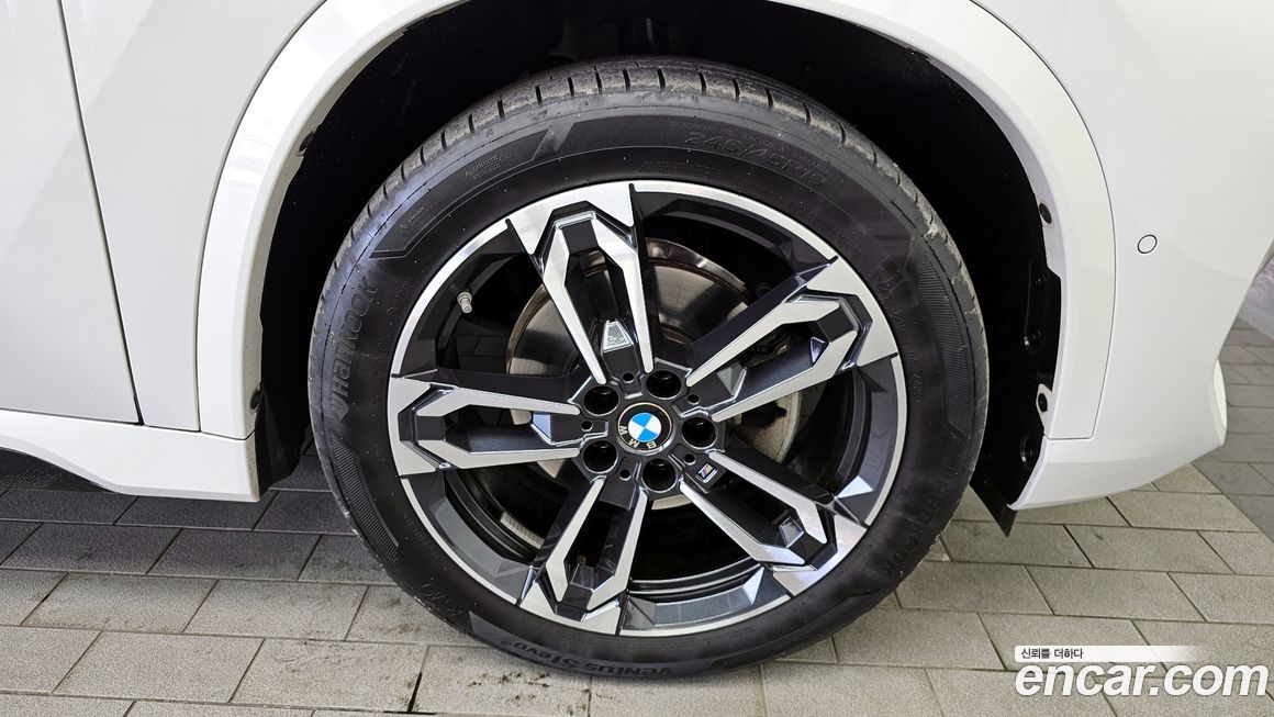 BMW X1 xDrive 20i M Sport, 2024
