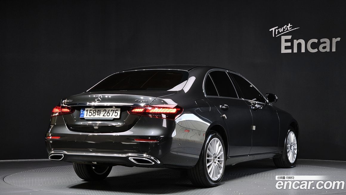 Mercedes-Benz E-Class E220d 4MATIC Exclusive, 2021