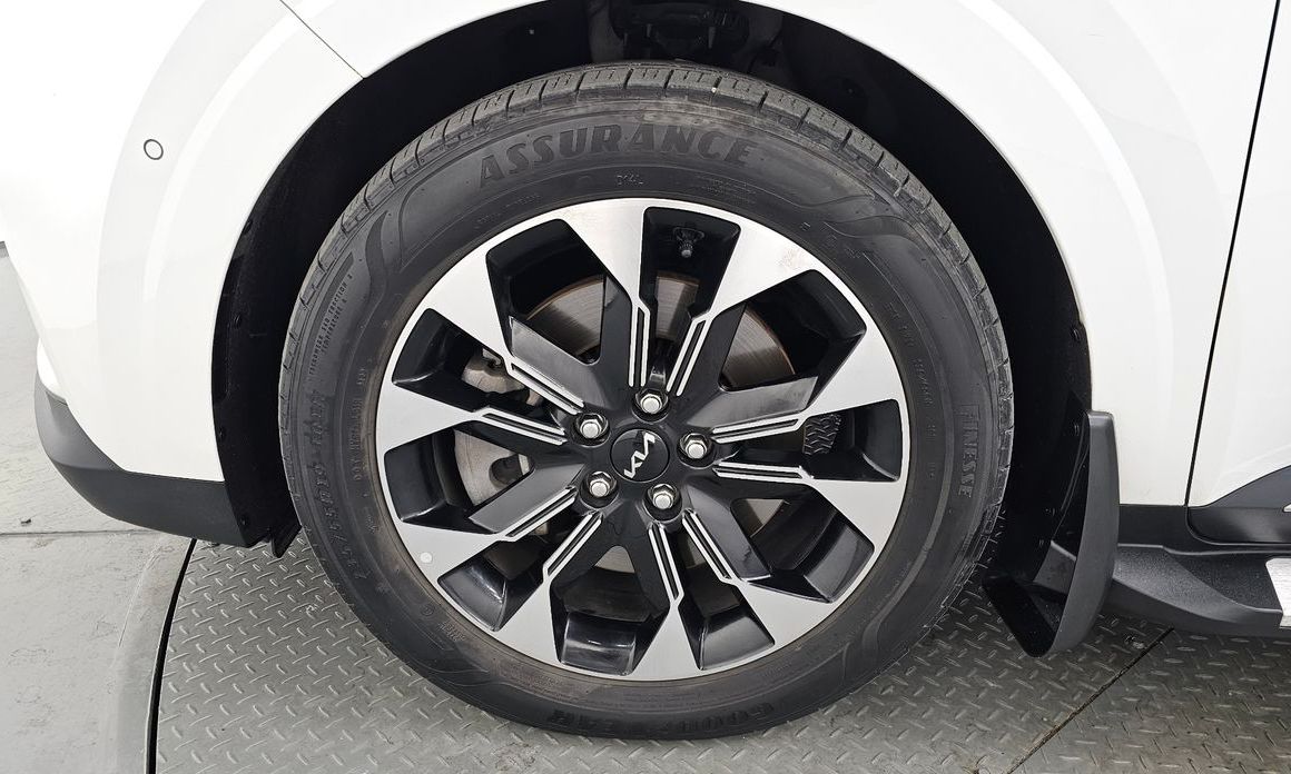 Kia Carnival 7-Seater Outdoor, 2023