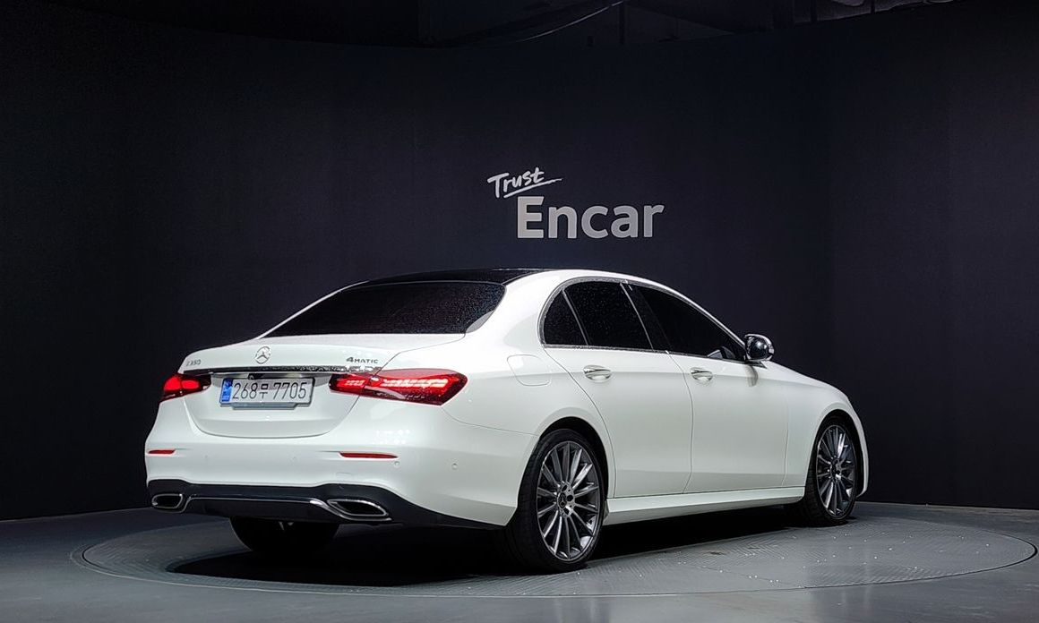Mercedes-Benz E-Class E350 4MATIC AMG Line, 2022
