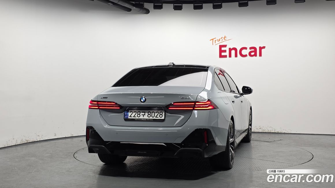 BMW 5-Series 530i xDrive M Sport, 2024