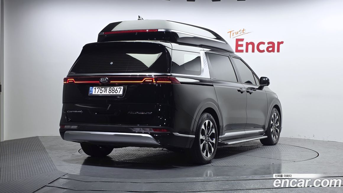 Kia Carnival 9-Seater Hi-Limousine, 2021