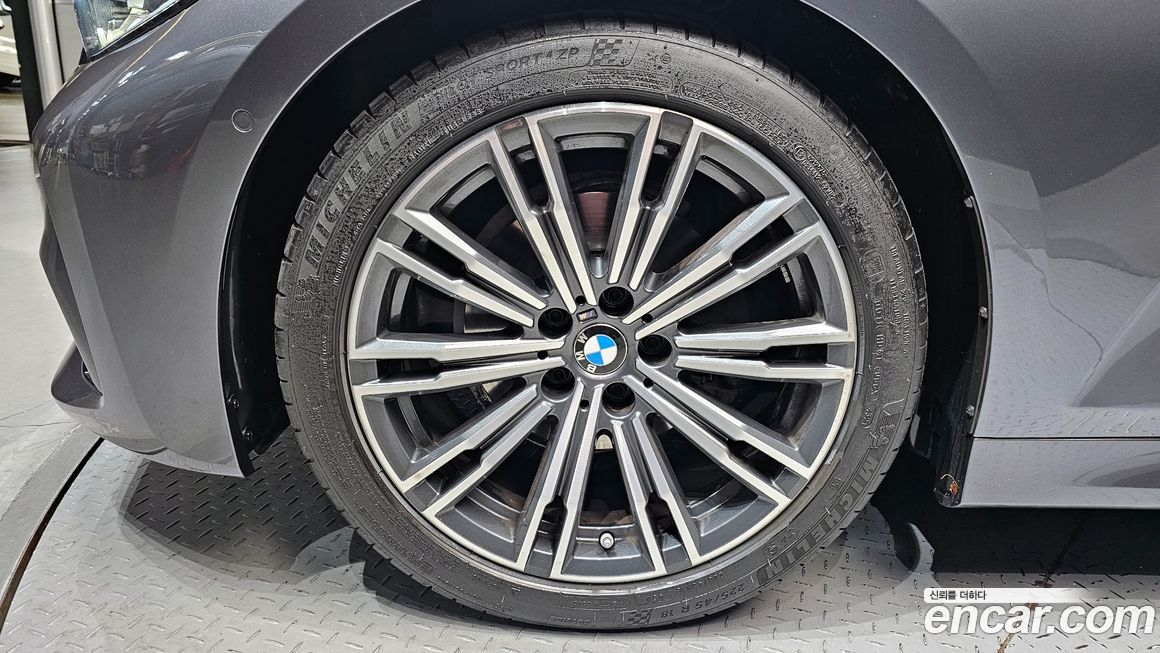 BMW 3-Series 320i M Sport, 2022