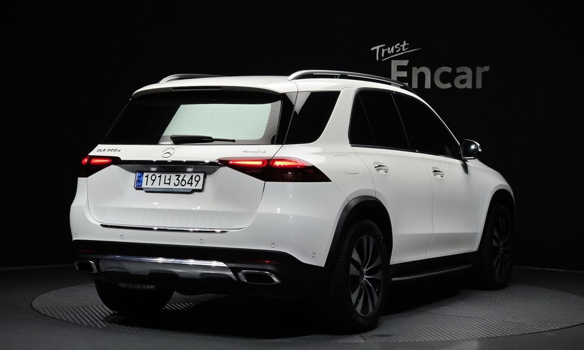 Mercedes-Benz GLE-Class GLE300d 4MATIC, 2024