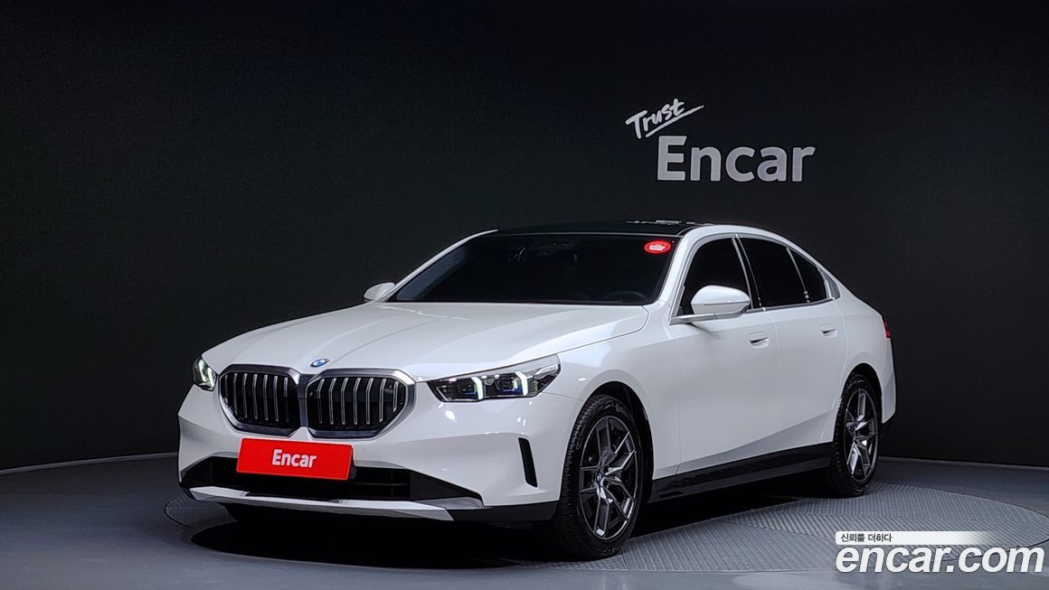 BMW 5-Series 520i, 2024