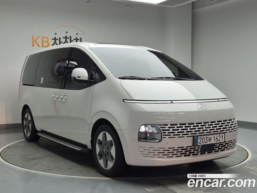 Hyundai Staria Tourer 9-Seater, 2025
