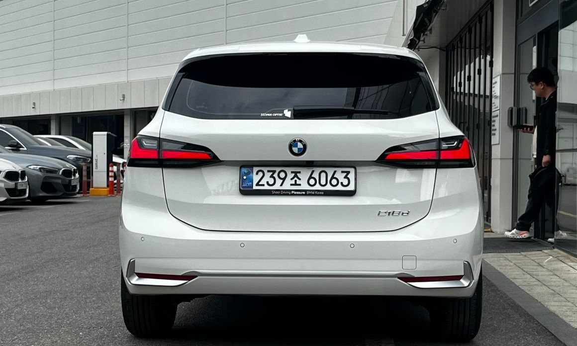 BMW 2-Series 218d Luxury, 2025