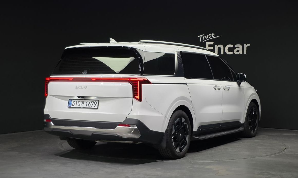 Kia Carnival 7-Seater Signature, 2024