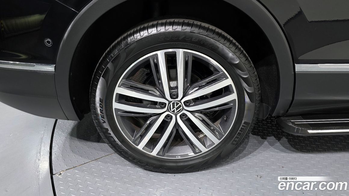 Volkswagen Tiguan 2.0 TSI Prestige, 2023