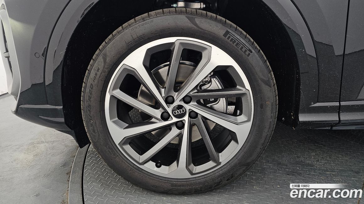 Audi Q5 40 TFSI Quattro S Line, 2025