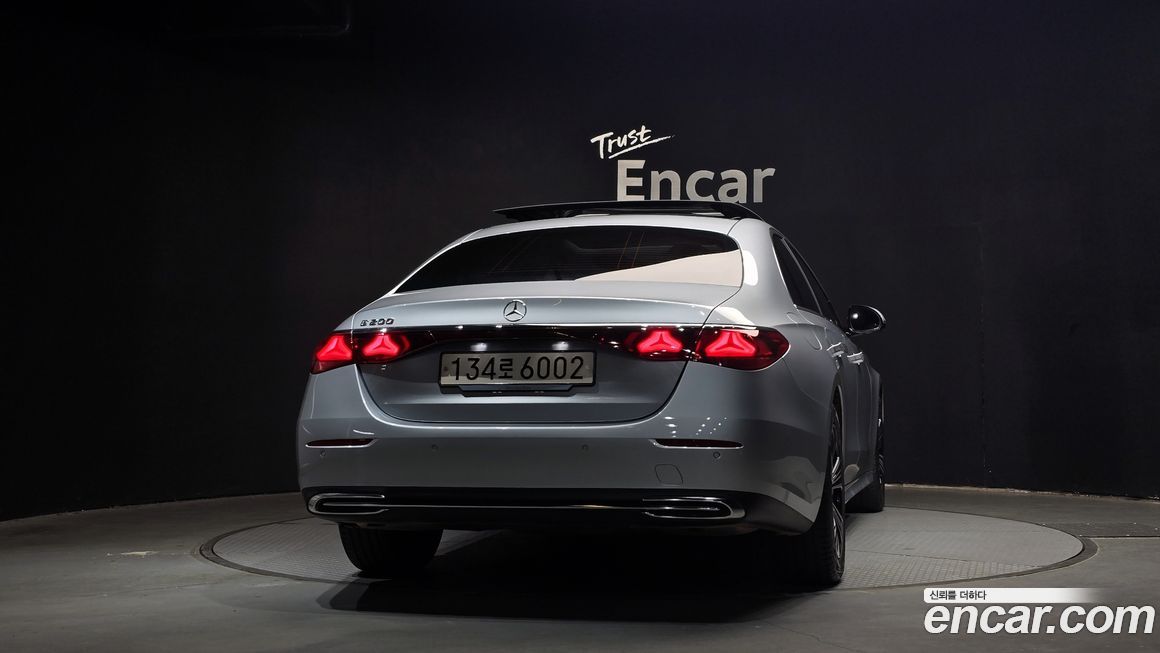 Mercedes-Benz E-Class E200 Avantgarde, 2024