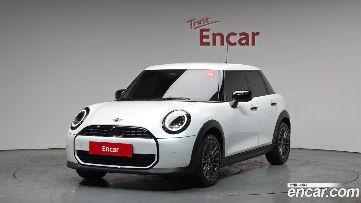 Mini Cooper 5Door Essential, 2025