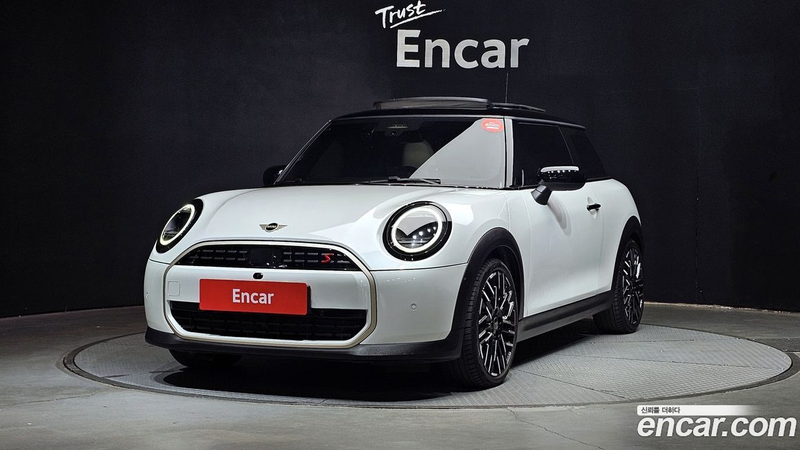 Mini Cooper Favoured, 2025