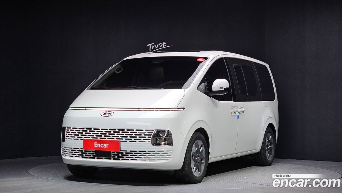 Hyundai Staria 4WD Tourer 9-Seater, 2024