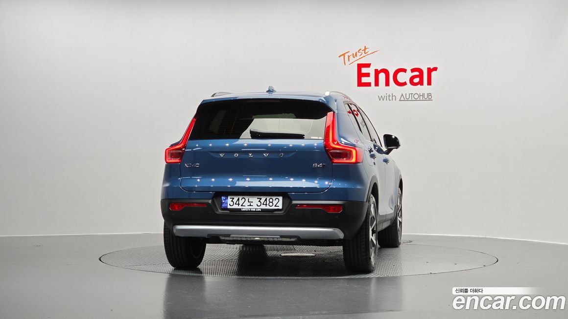 Volvo XC40 B4 Ultimate Bright, 2024