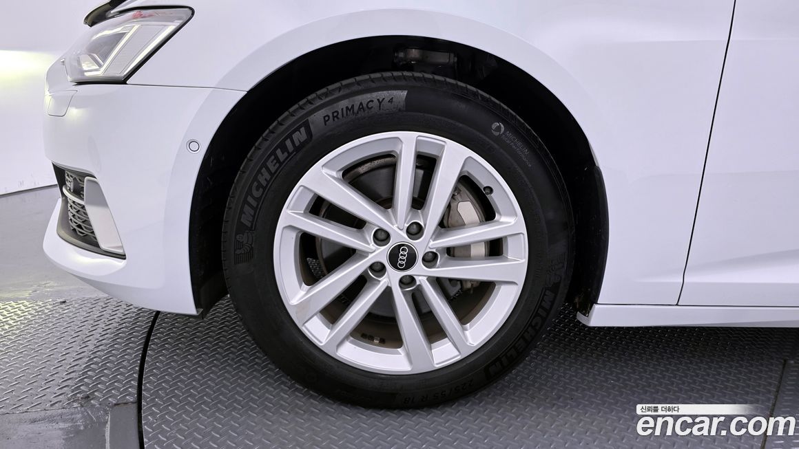 Audi A6 45 TFSI, 2023