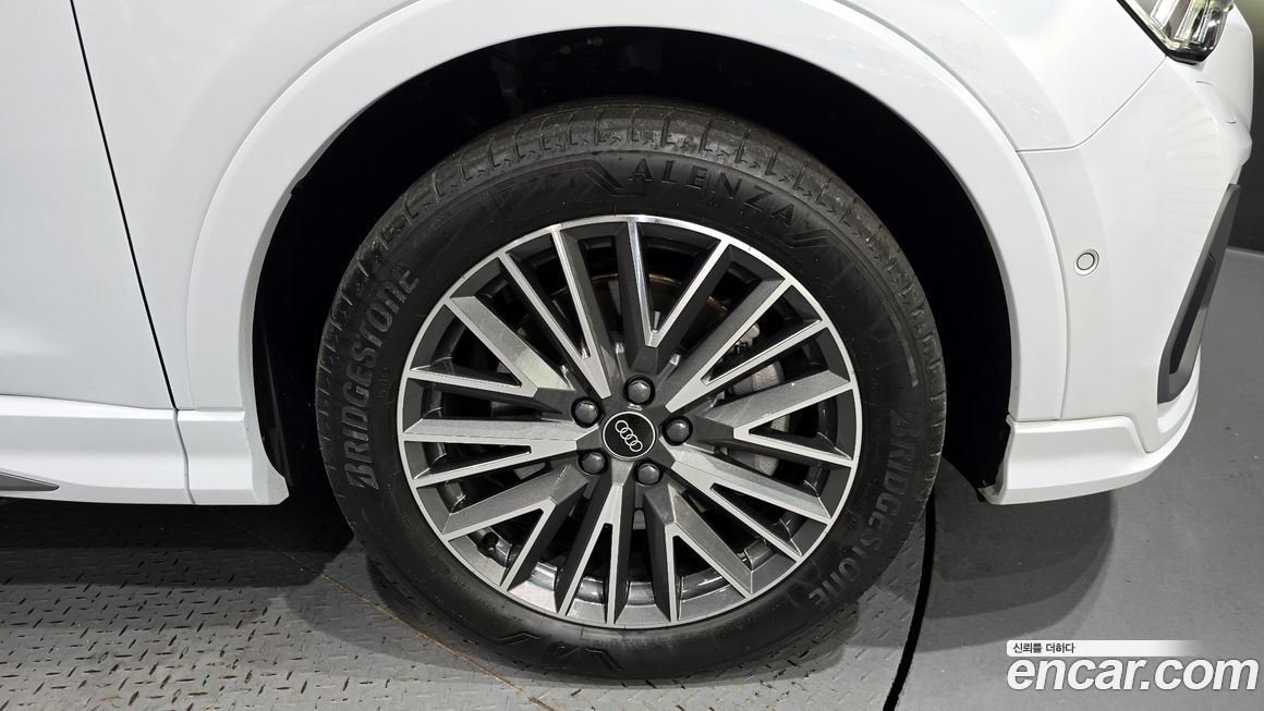 Audi Q3 40 TFSI Quattro Premium, 2023