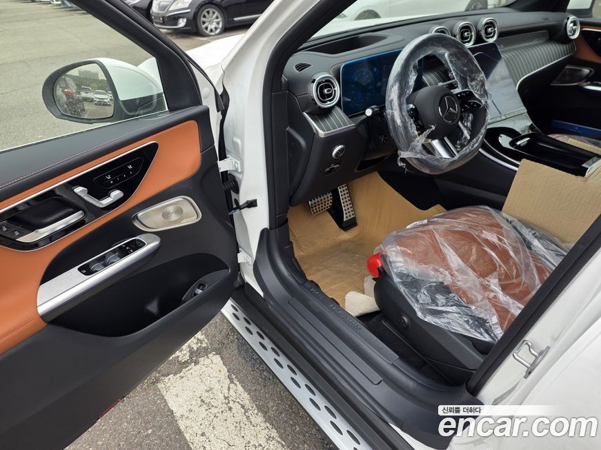 Mercedes-Benz GLC-Class GLC300 4MATIC AMG Line, 2026