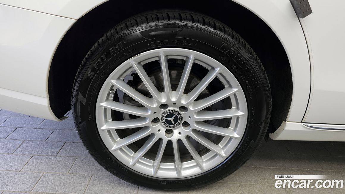 Mercedes-Benz E-Class E220d 4MATIC Exclusive, 2023
