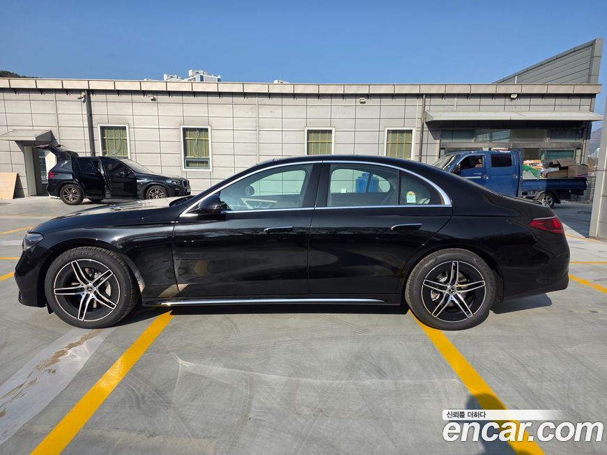 Mercedes-Benz E-Class E300 4MATIC AMG Line, 2026