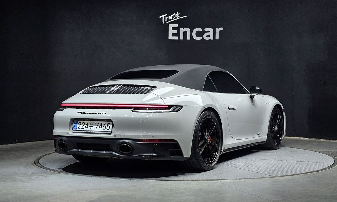 Porsche 911 Carrera 4 GTS Cabriolet, 2023