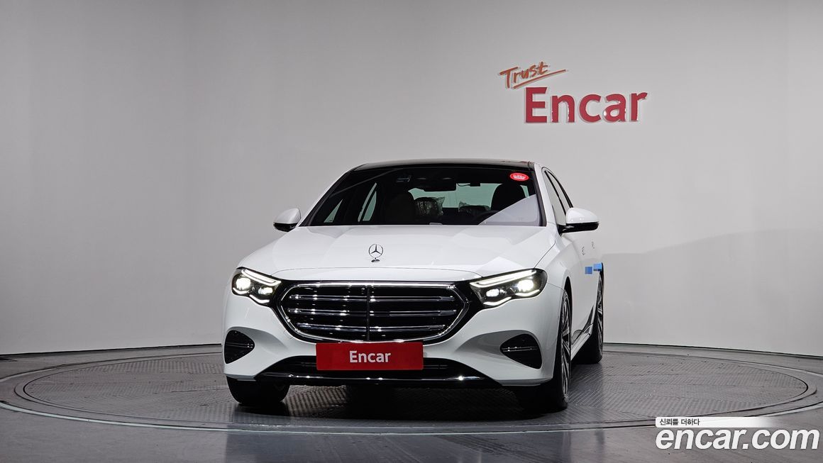 Mercedes-Benz E-Class E300 4MATIC Exclusive, 2026