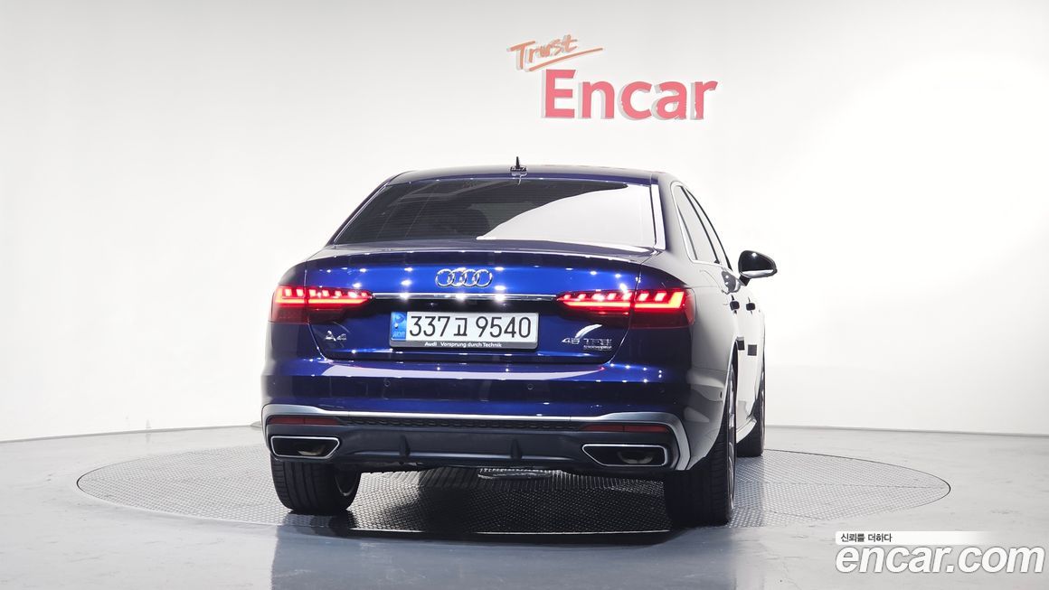 Audi A4 45 TFSI Quattro Premium, 2023