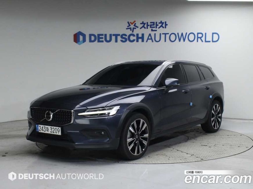 Volvo V60 B5 Ultimate AWD, 2023