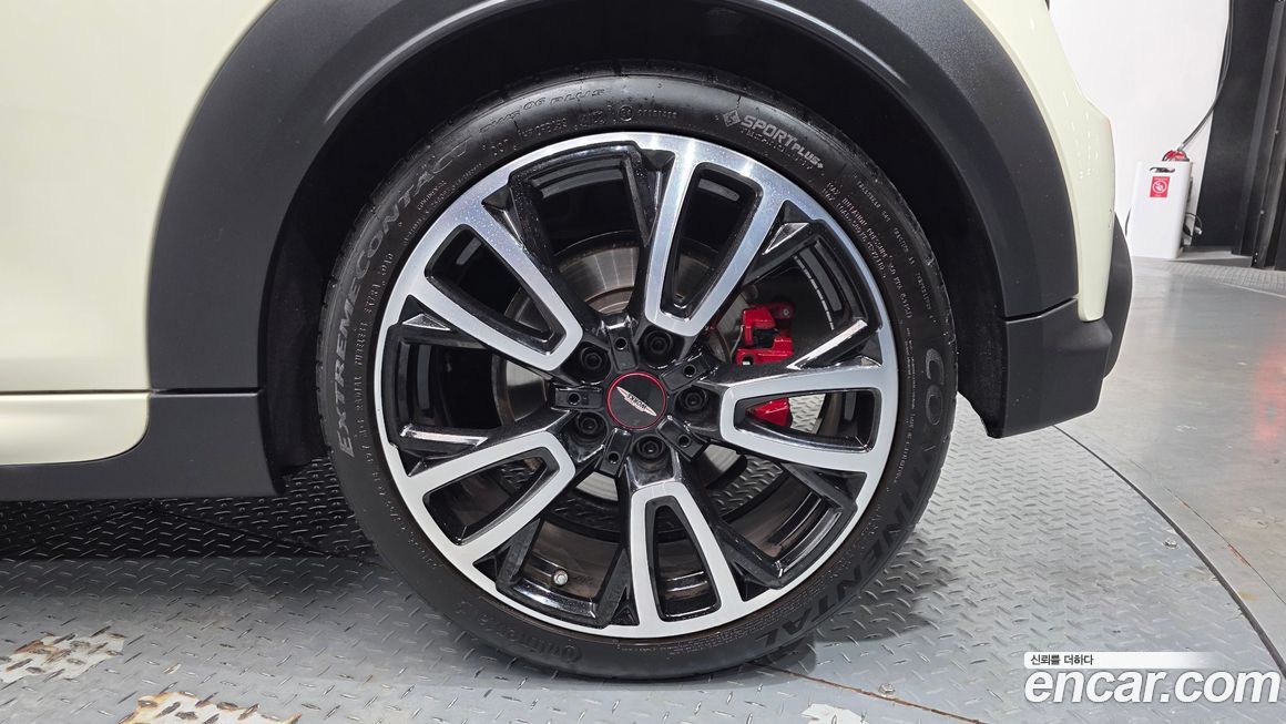 Mini Cooper JCW, 2023
