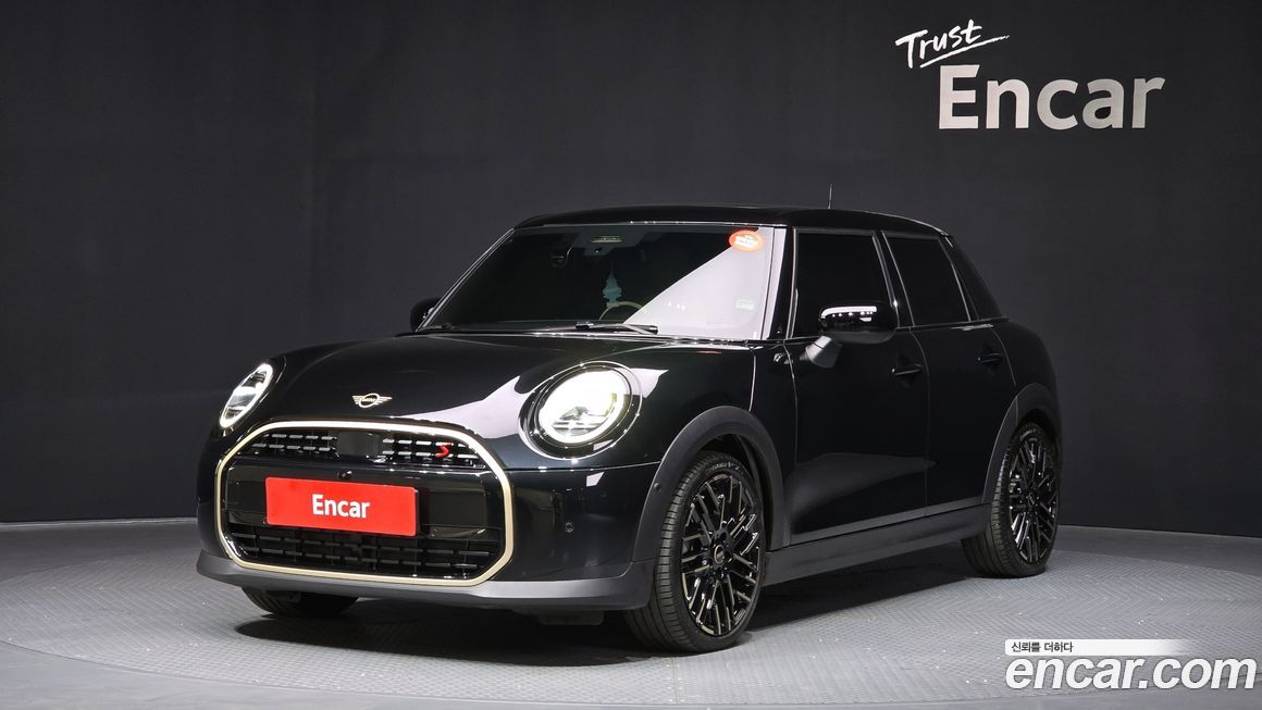 Mini Cooper 5 Door Favoured, 2025