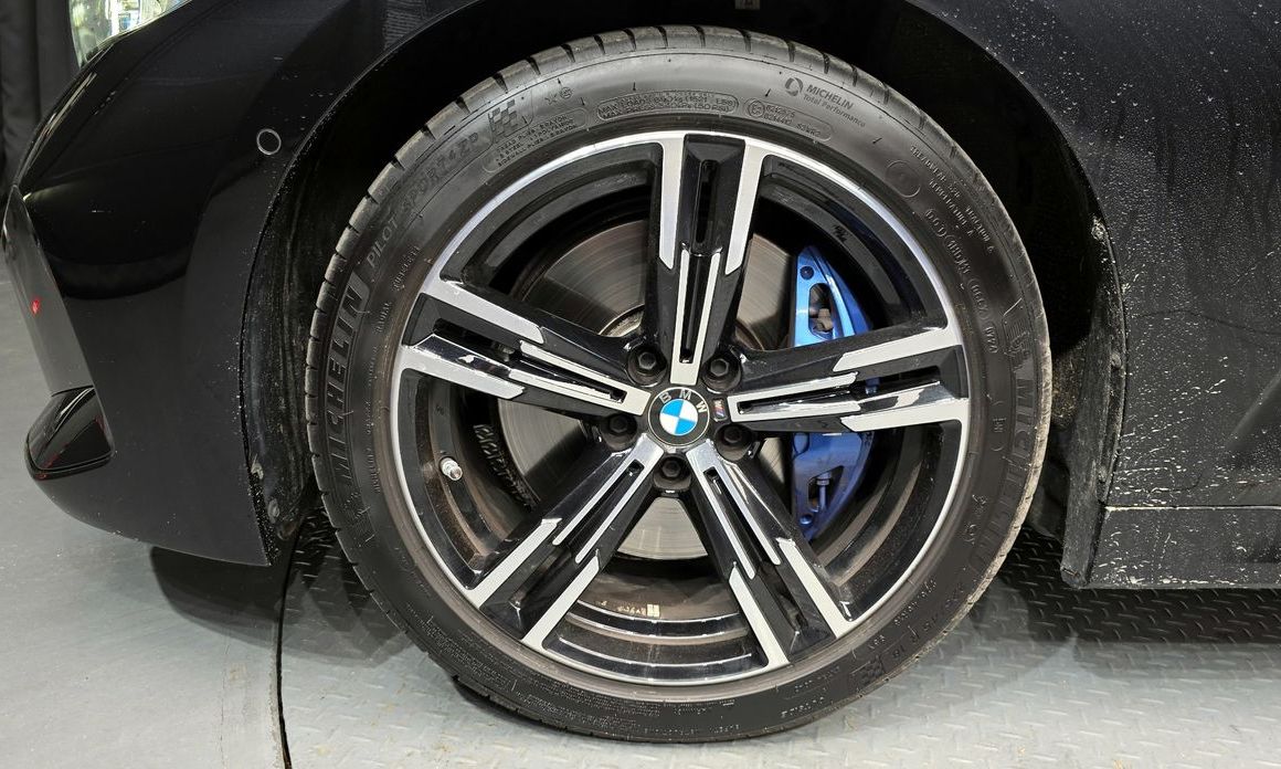 BMW 3-Series 320i M Sport, 2024