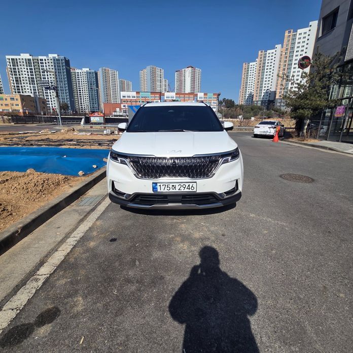 Kia Carnival 9-Seater Signature, 2023