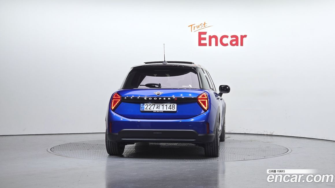 Mini Cooper 5 Door Favoured, 2025