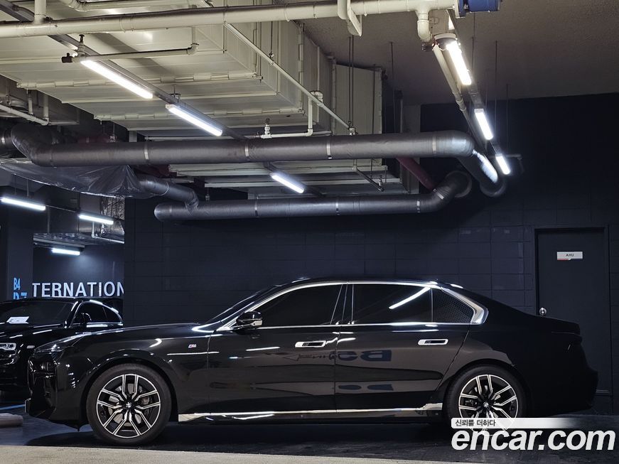 BMW 7-Series 740i xDrive M Sport, 2024