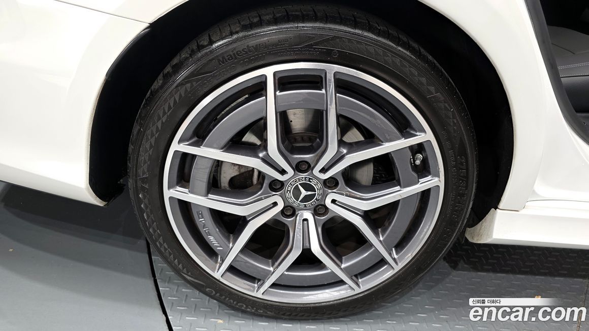 Mercedes-Benz E-Class E220d 4MATIC AMG Line, 2023