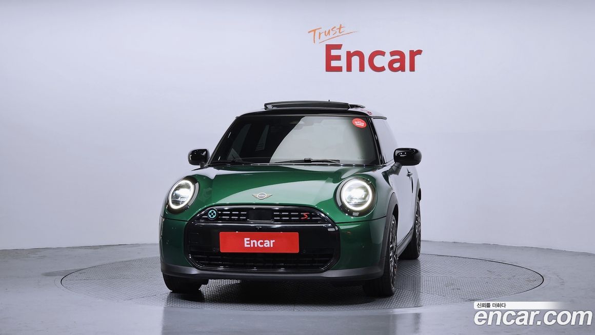 Mini Cooper Favoured, 2025