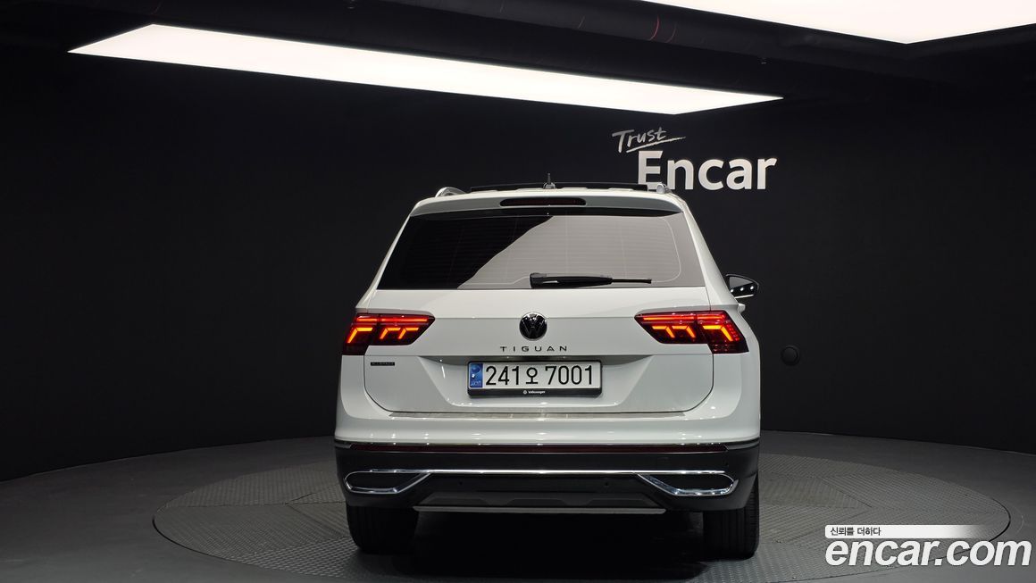 Volkswagen Tiguan 2.0 TSI Prestige, 2023