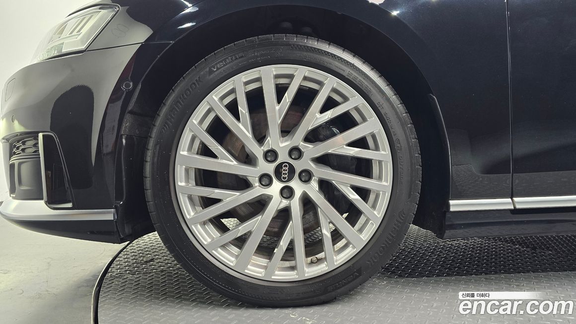 Audi A8 55 TFSI Quattro LWB, 2021