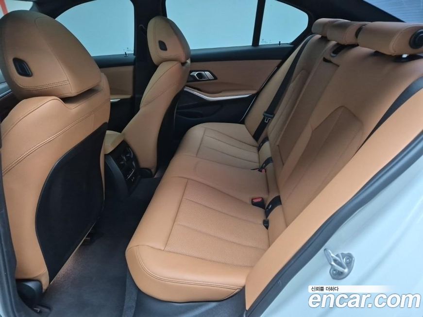 BMW 3-Series 320i M Sport, 2024