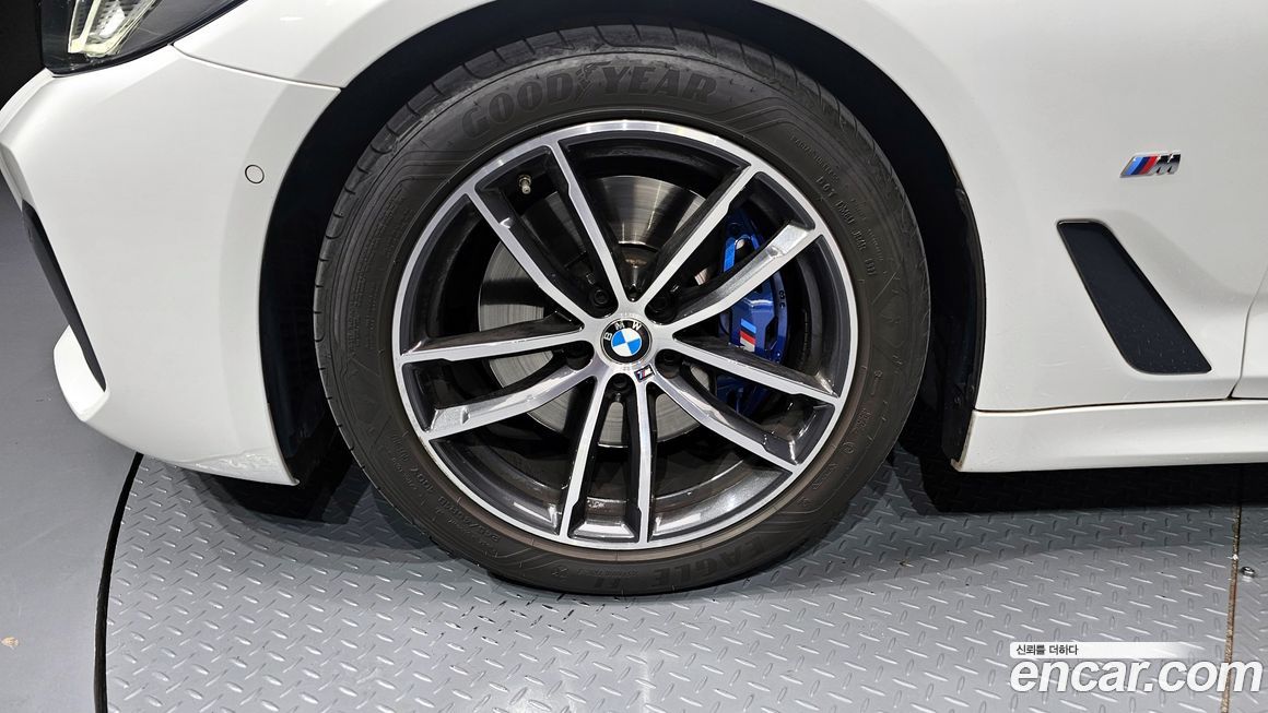 BMW 5-Series 520i M Sport, 2023