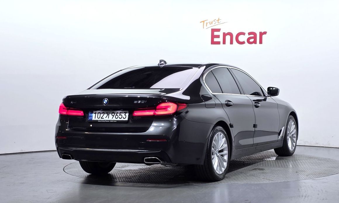 BMW 5-Series 530i xDrive Luxury, 2022
