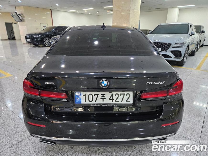 BMW 5-Series 523d xDrive Luxury, 2022