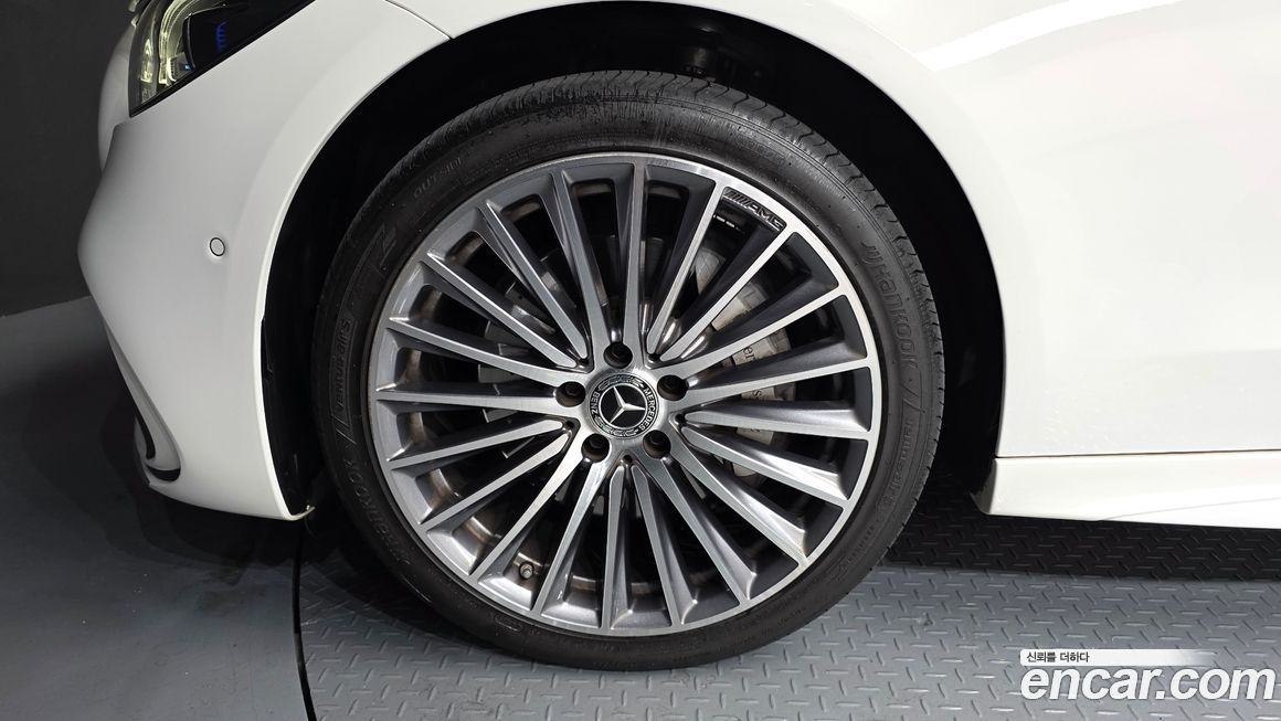 Mercedes-Benz C-Class C300 AMG Line, 2022